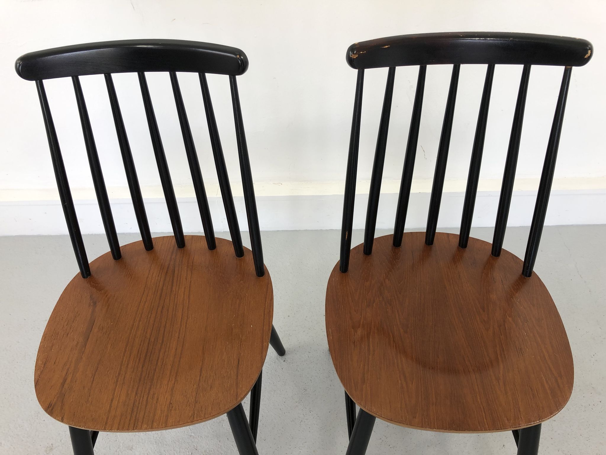 Set of 2 chairs, 1970s