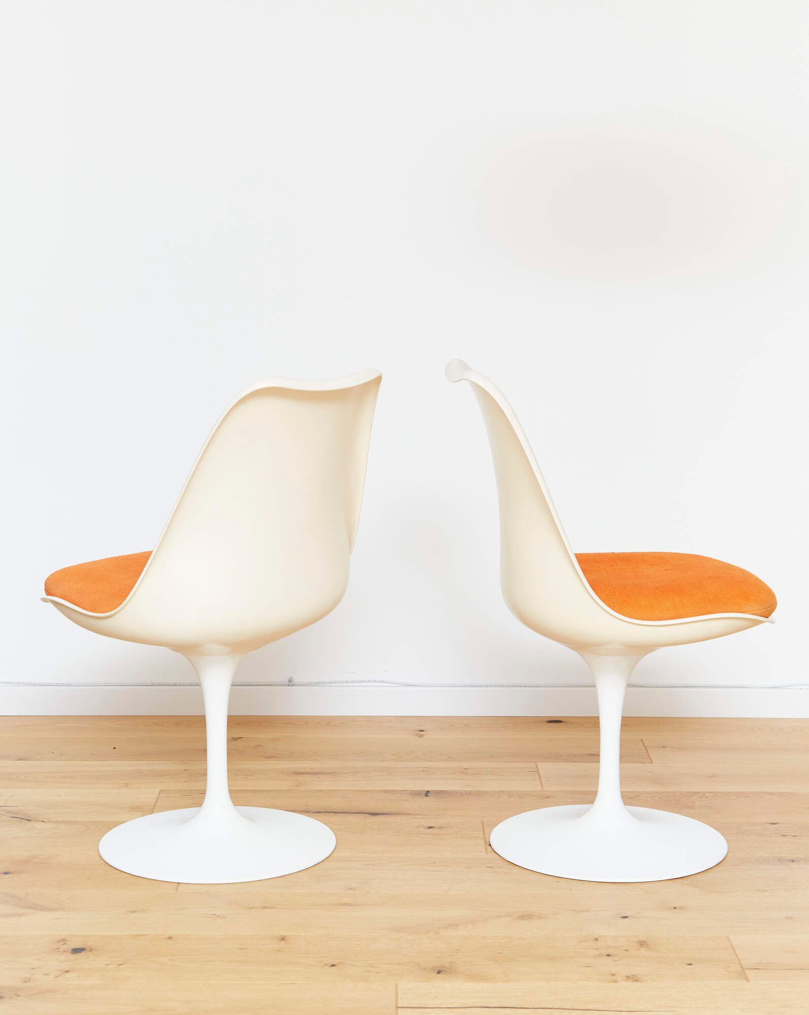 Pair of Eero Saarinen Tulip Chair for Knoll International