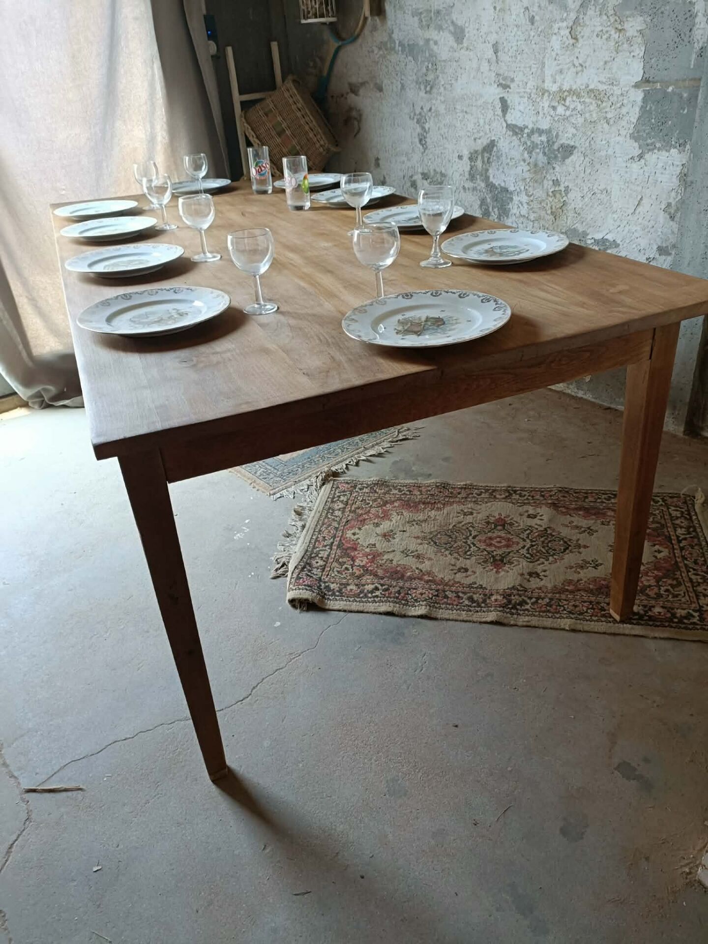 Farm table