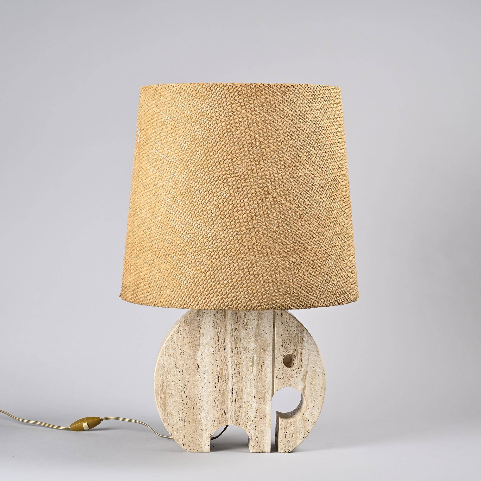 Table lamp "Elephant" in travertine by Fratelli Mannelli, Signa, circa 1970.