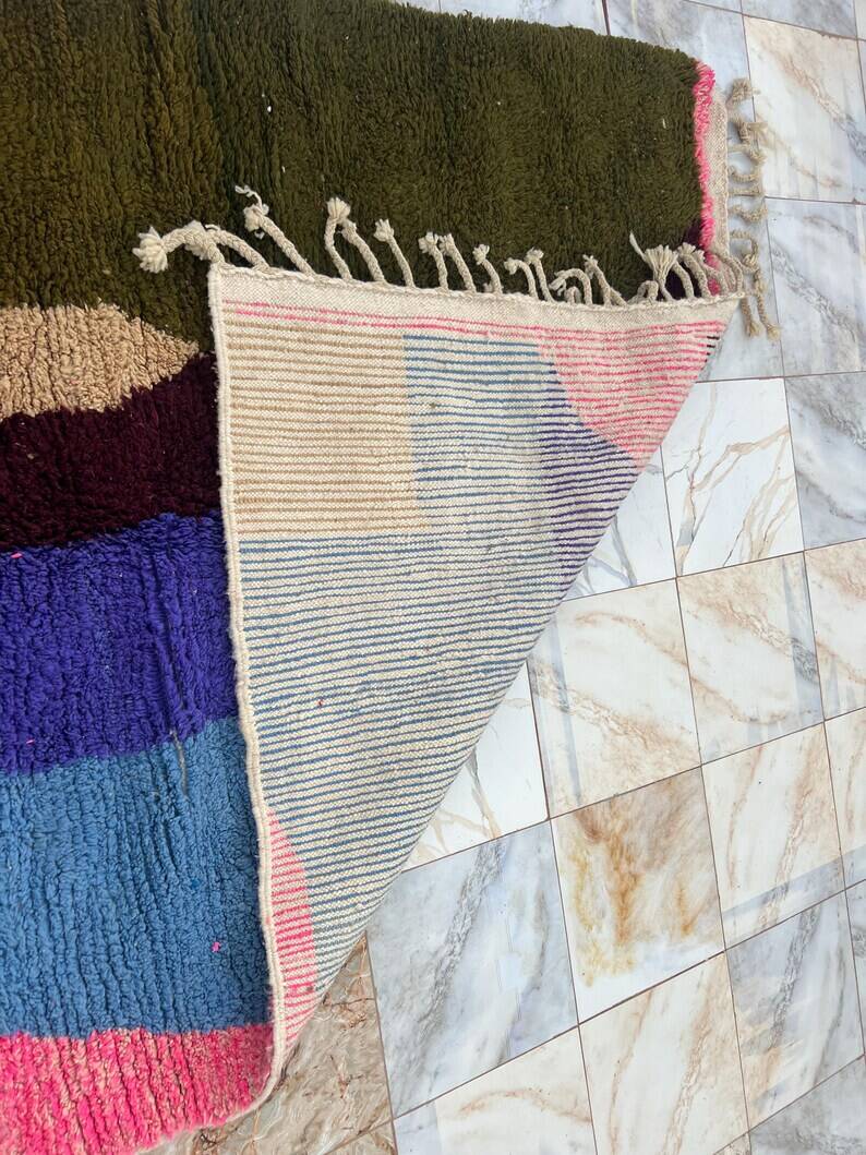 Handcrafted Berber rug in pure wool, size 150 x 260 cm