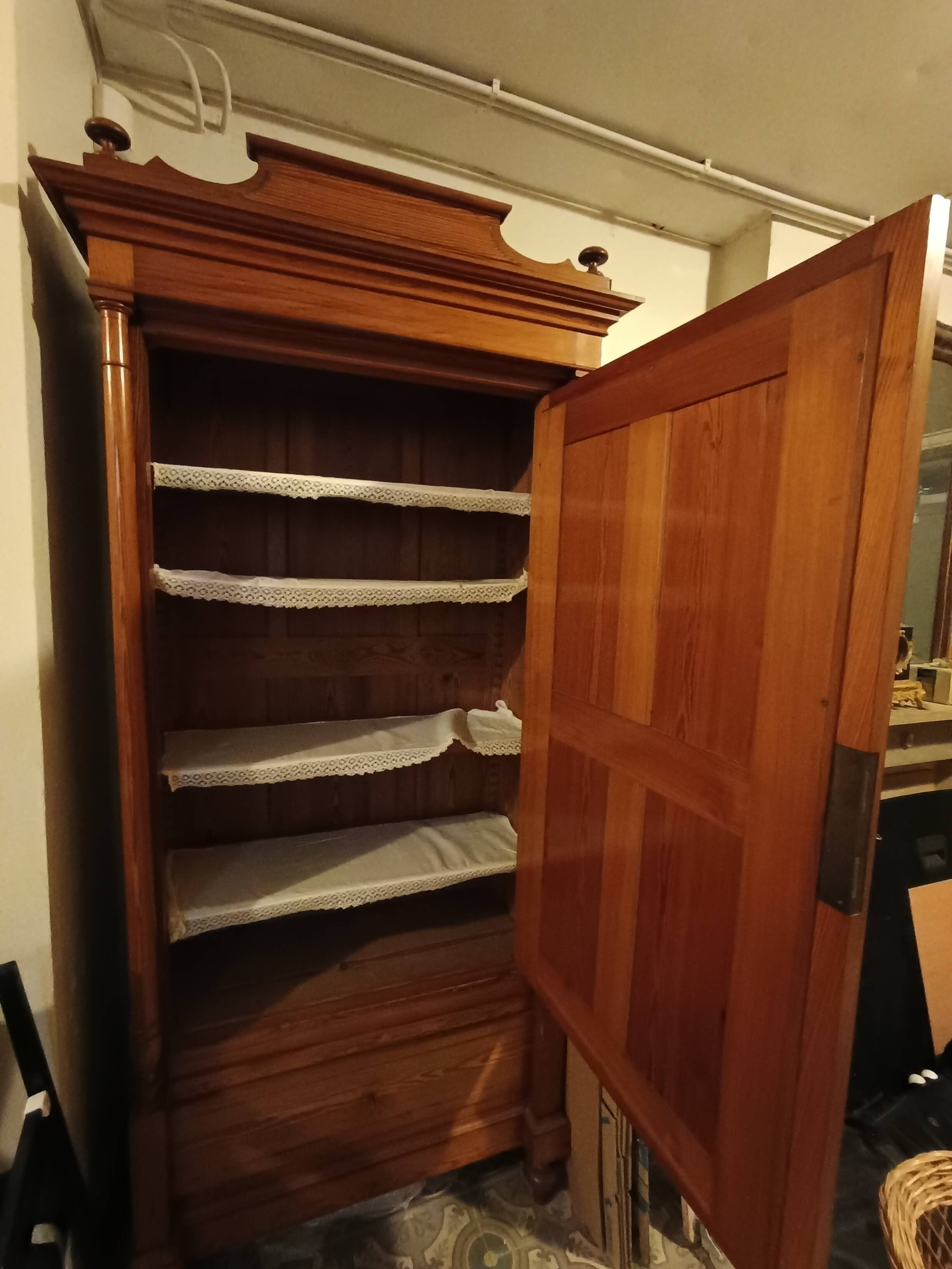 Single-door pitch pine wardrobe