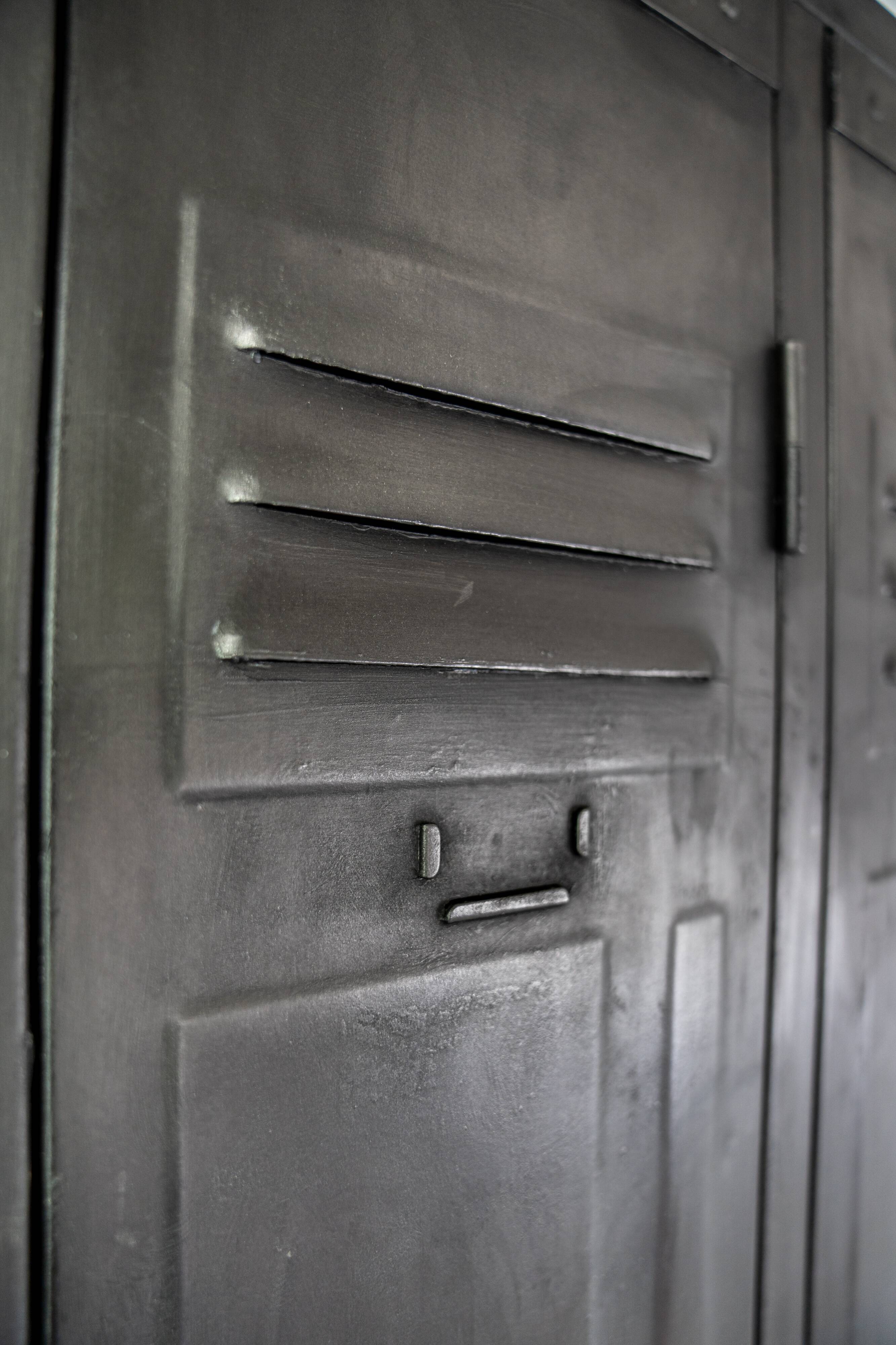 Very nice vintage metal lockers / industrial lockers