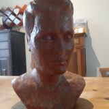 Bust woman of the 50s in terracotta