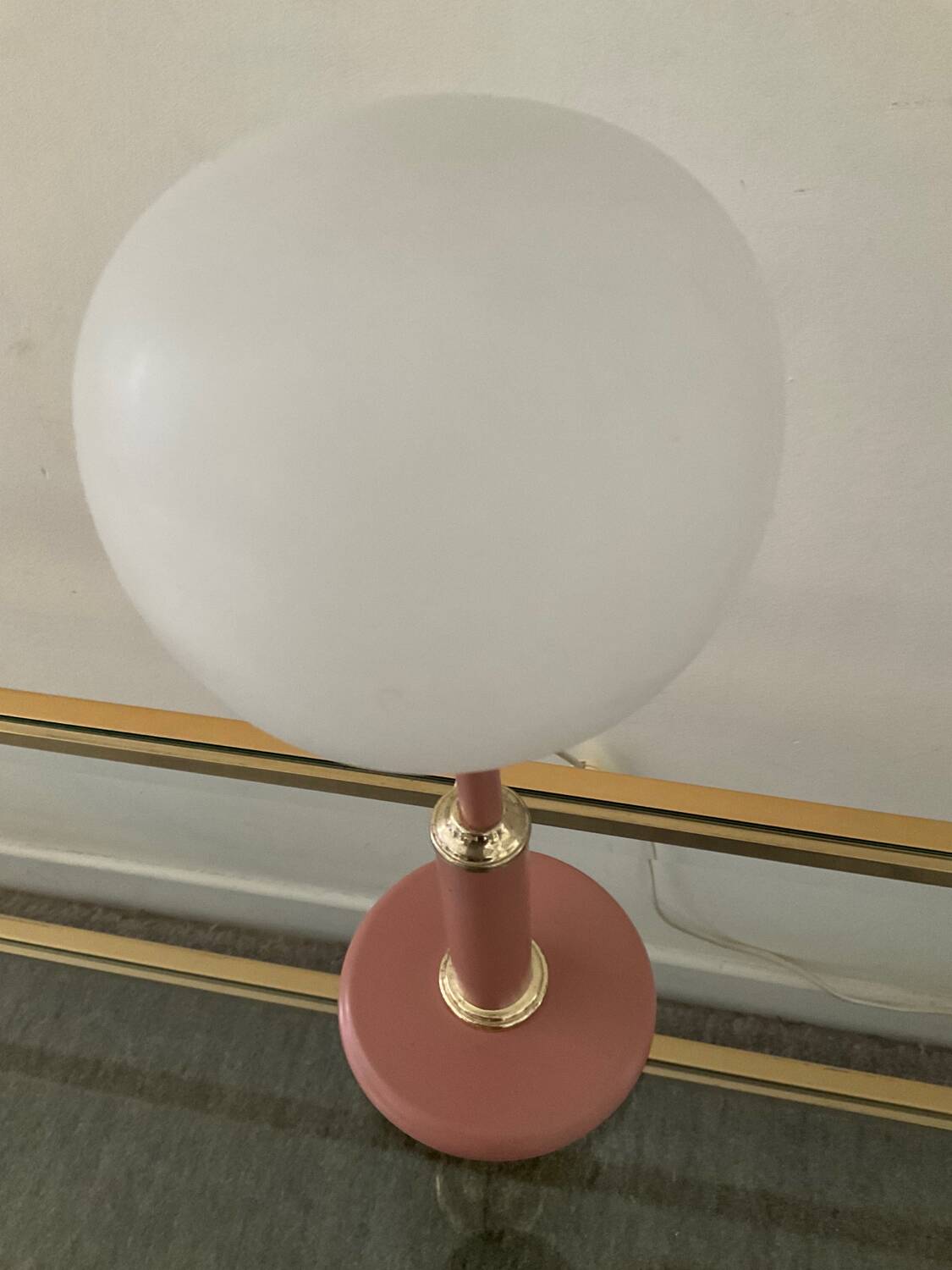Lampe vintage en métal et opaline années 70