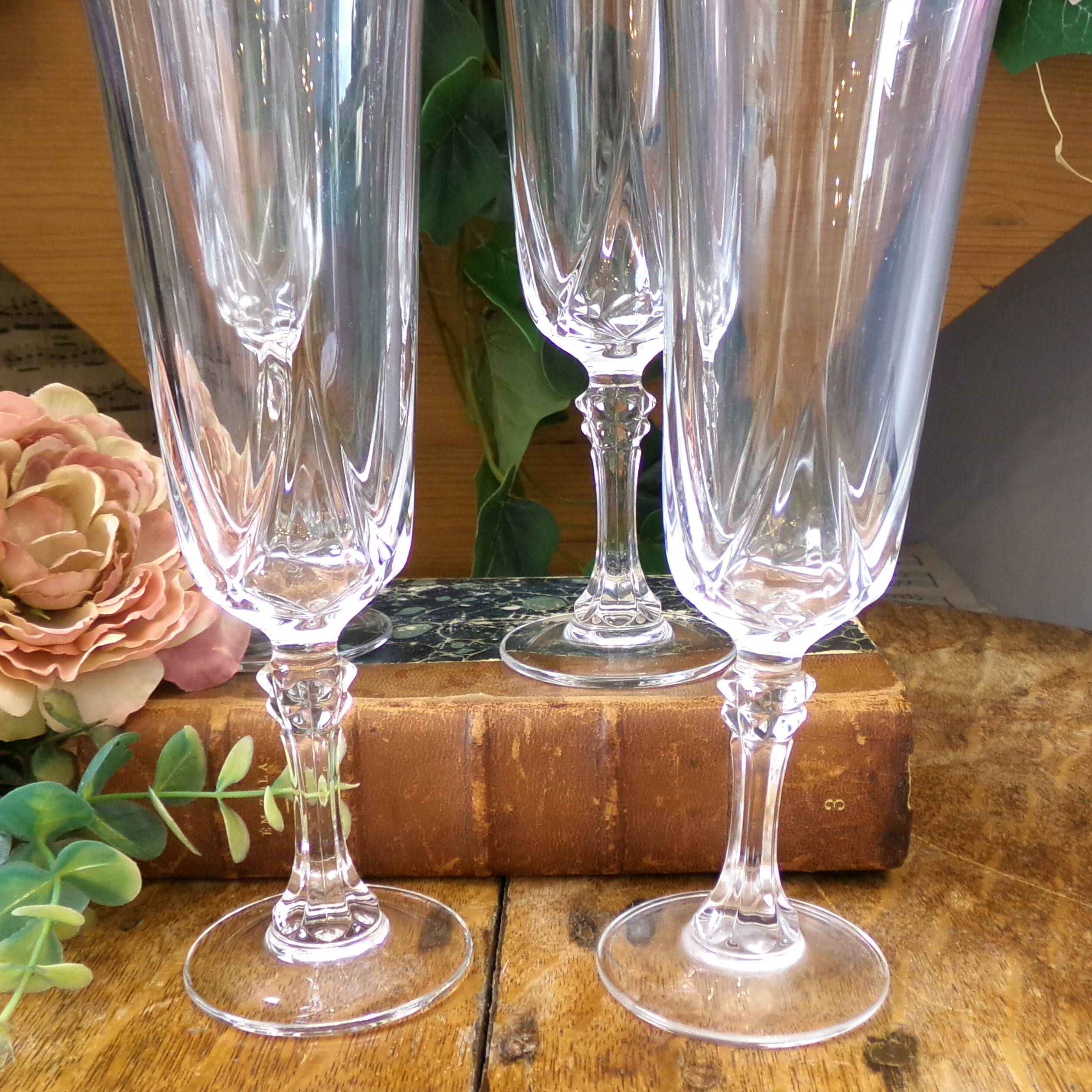 Champagne flutes Cristal d'Arques, "Louvre" pattern