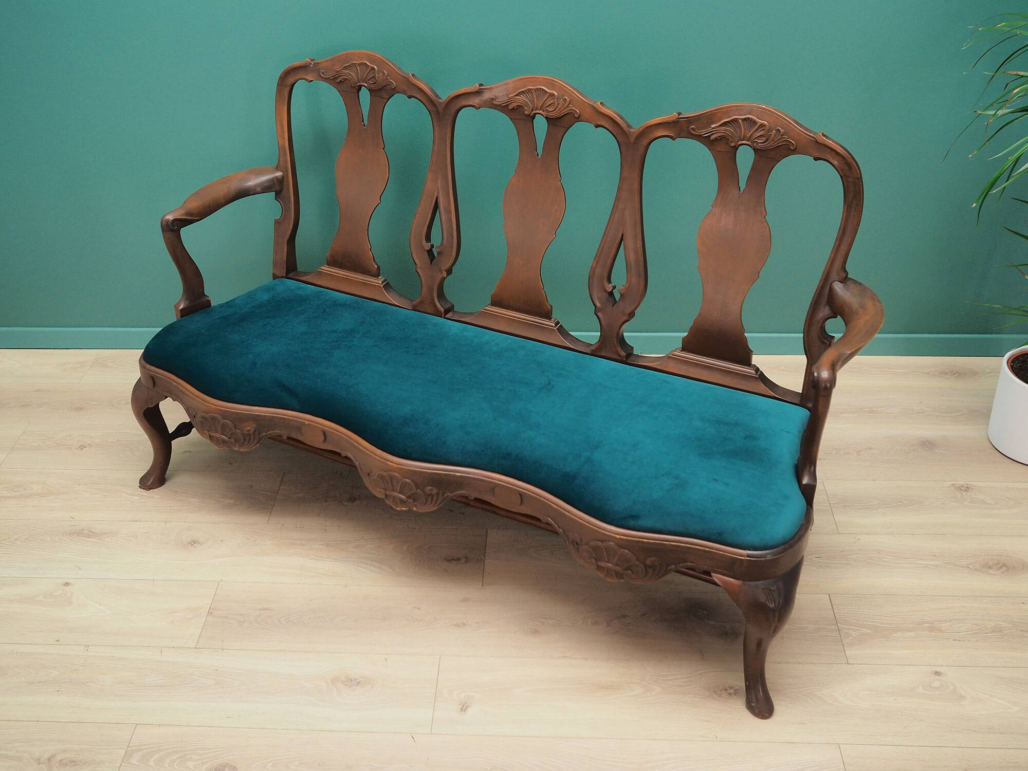 Living room set, style: Chippendale, 1970s, production: Denmark