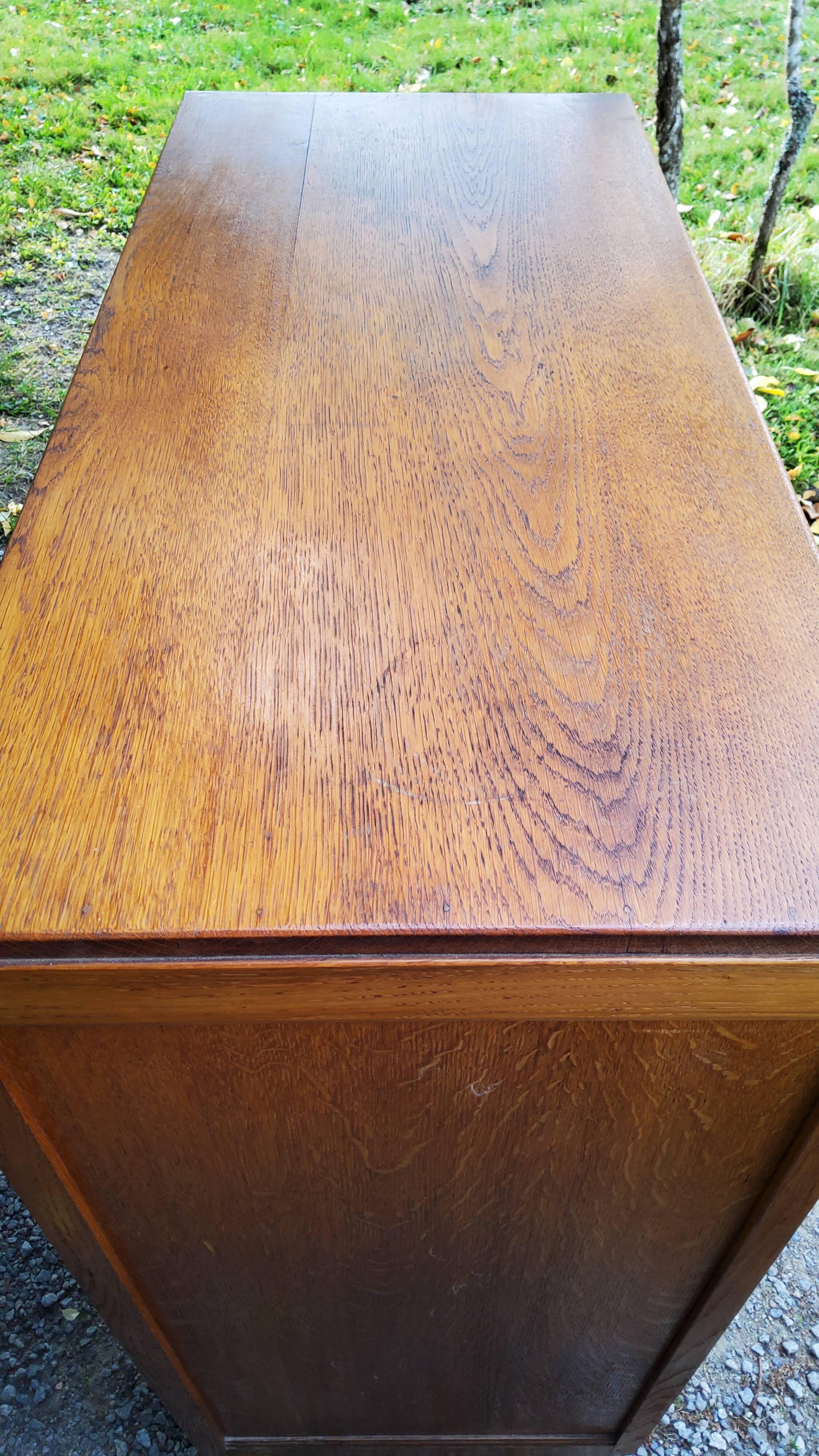Chest of drawers of the 50s in blond oak compass feet