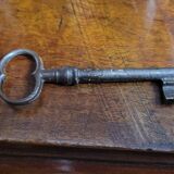 Armoire Bressane époque Louis XV en noyer et loupe d'orme vers 1750-1780