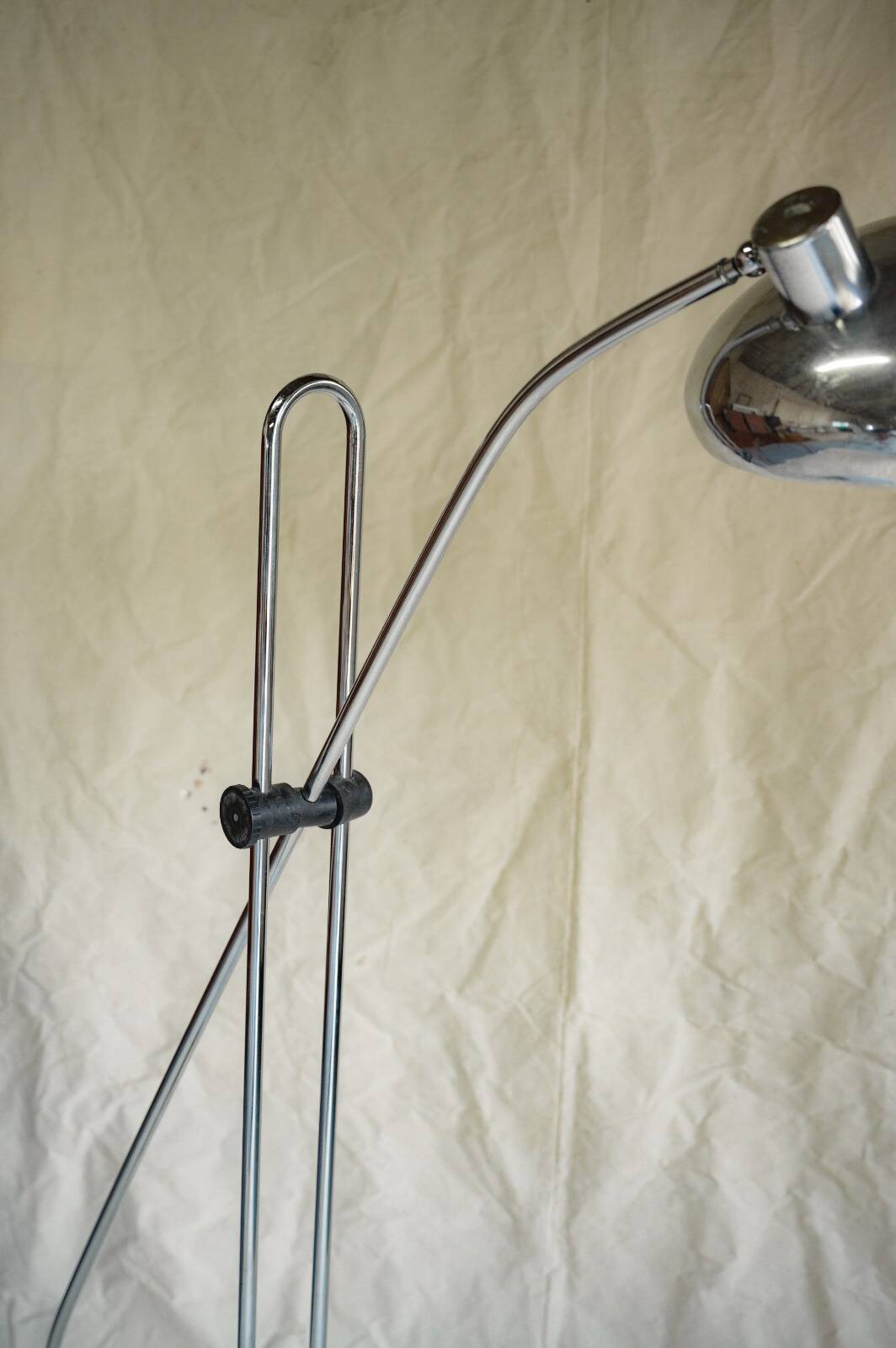 Large adjustable "Arc" lamp in marble and chrome, Italian design from the 1970s.