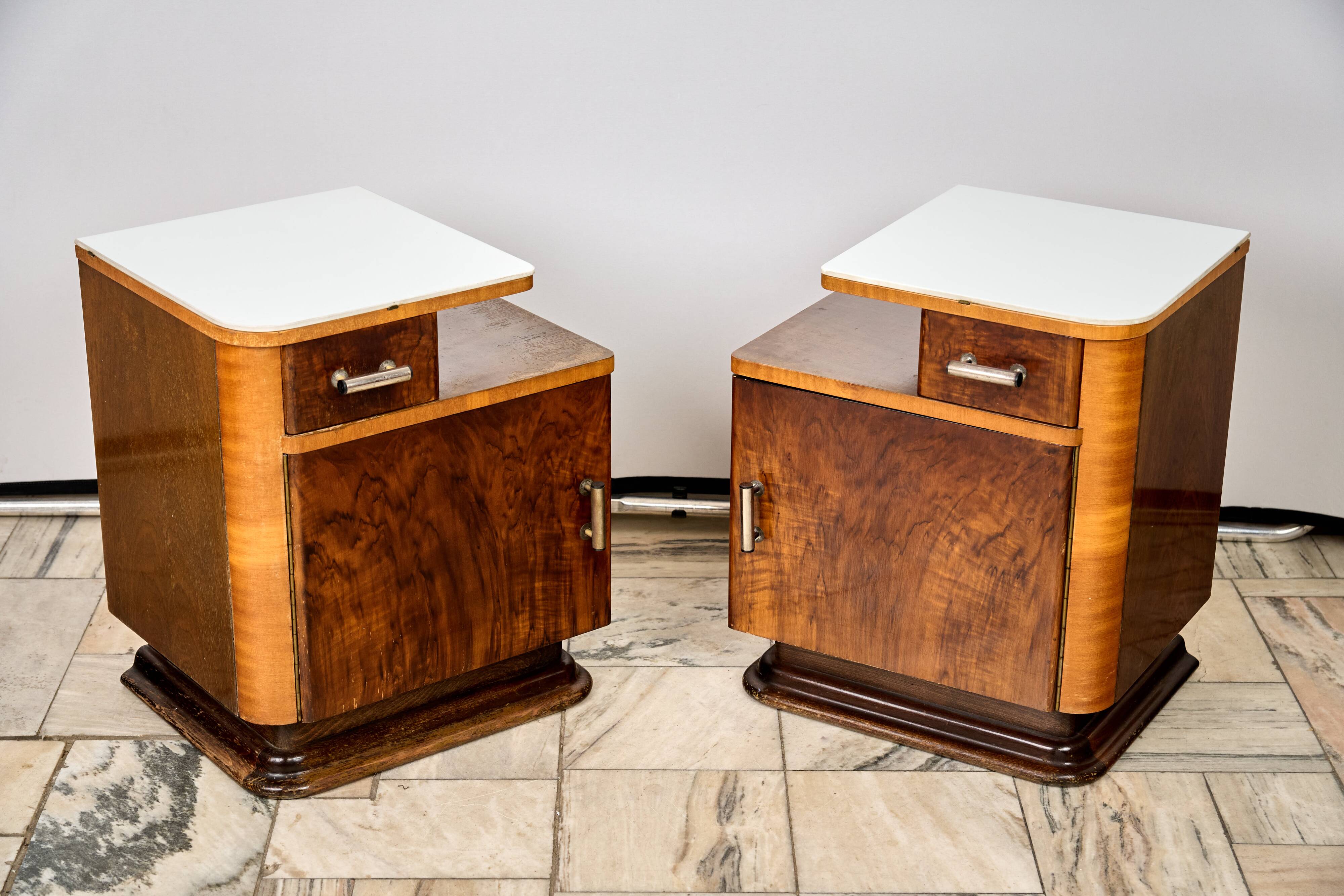 Set of Two Art Déco nightstands, by Jindřich Halabala, 1940s Czechoslovakia