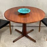 Scandinavian extendable round table in teak Gudme edition