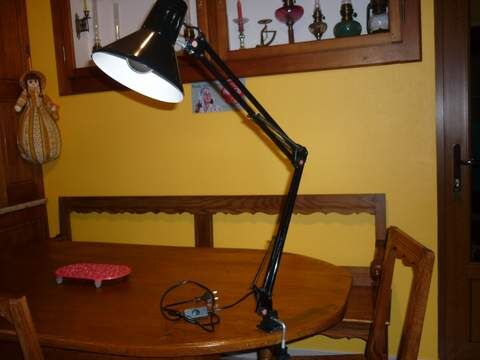 Desk lamp