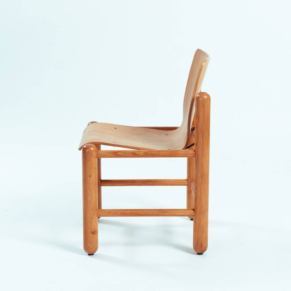 2 Knud Friis & Elmar Moltke Nielsen (Friis & Moltke) Pine dining Chairs