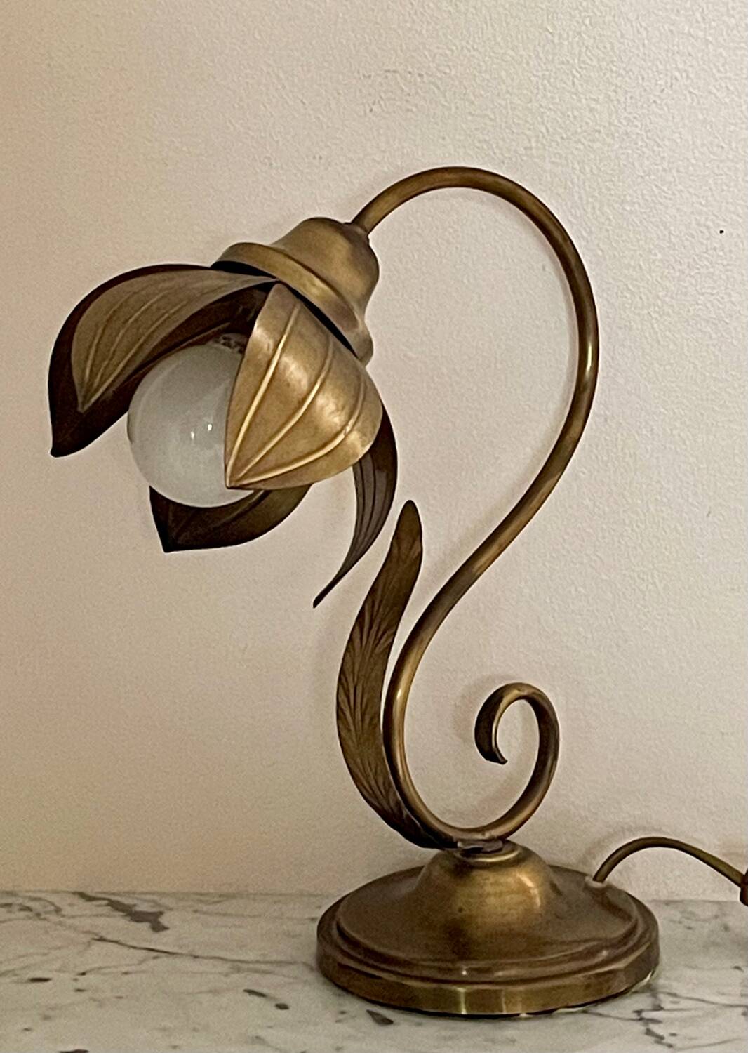 Brass flower lamp