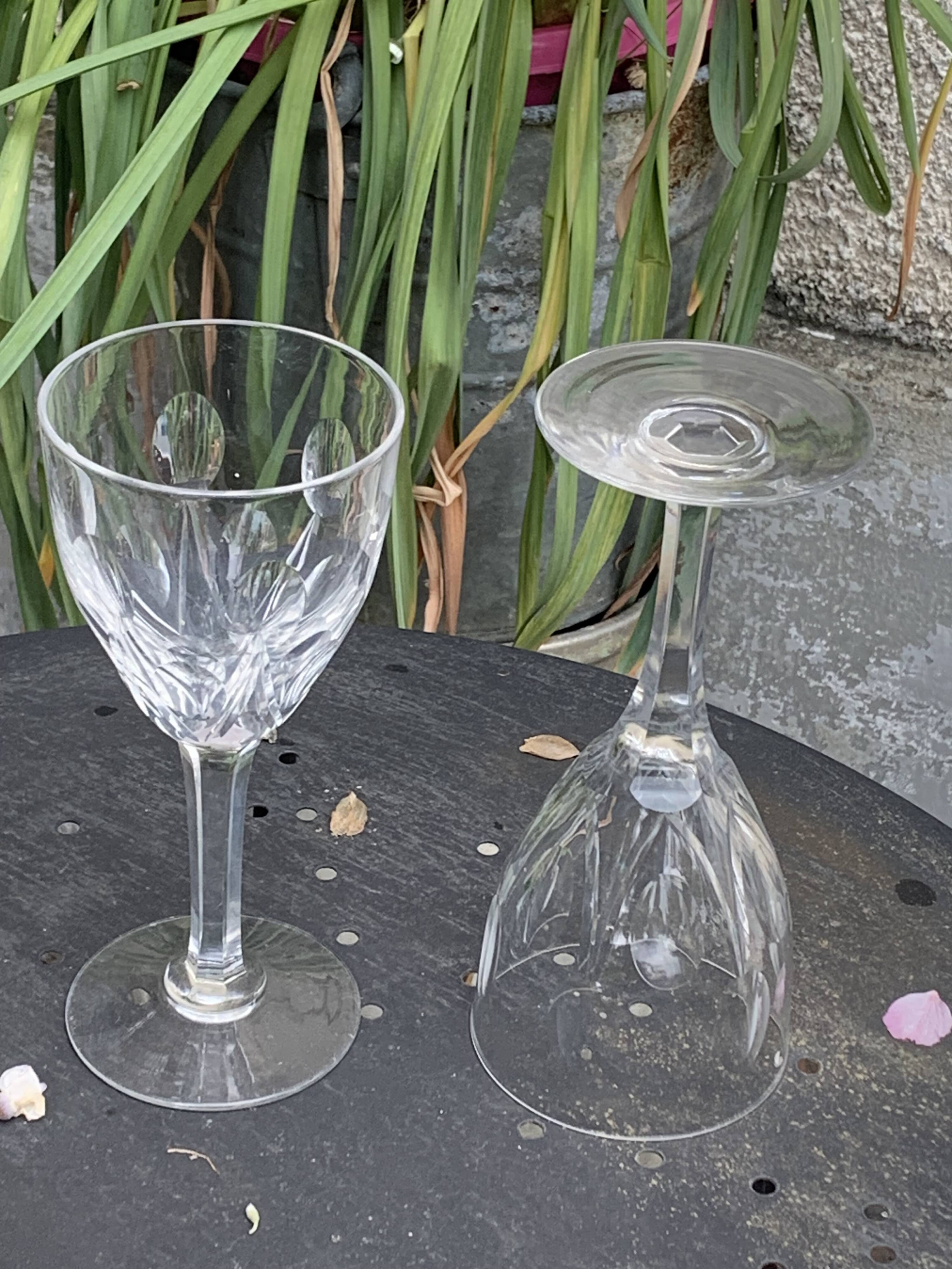 6 large old-cut crystal wine glasses, magnificent patterns