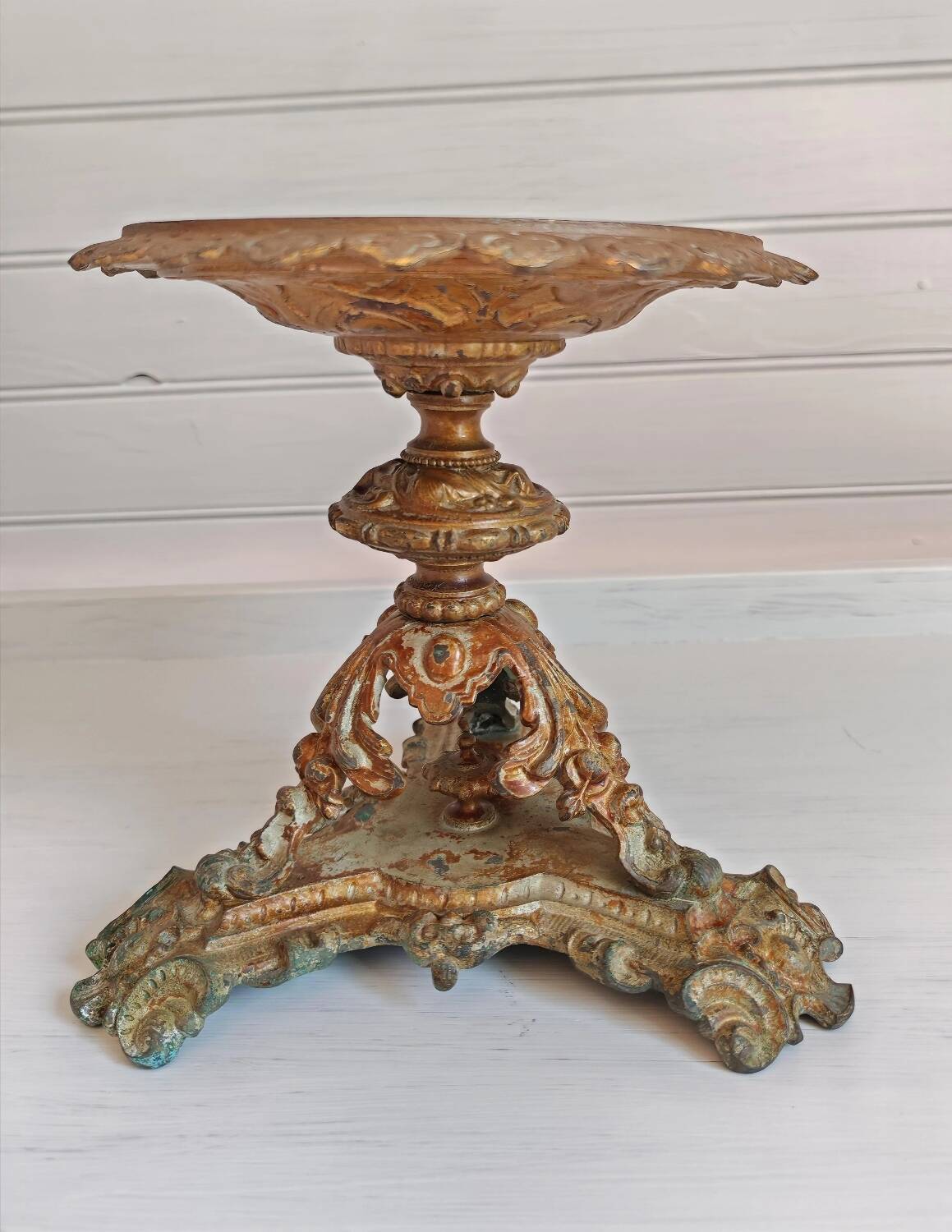 Coupe sur pied en bronze