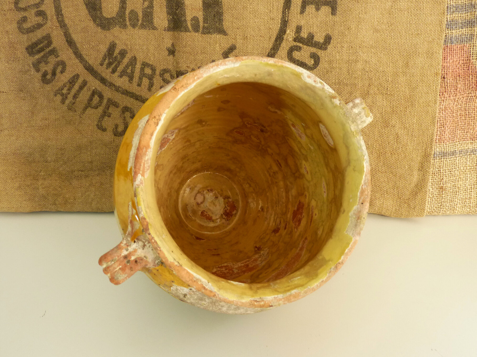 Vernified yellow candied pot