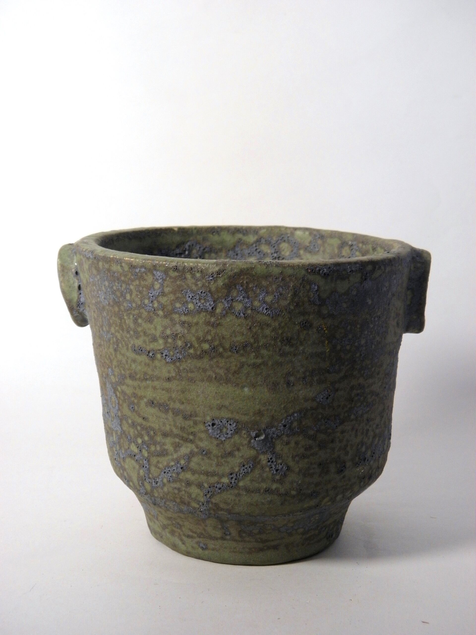 Ceramic pot lava effect