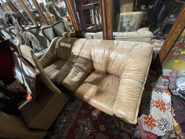 Paire de fauteuil chauffeuse cuir havane 70