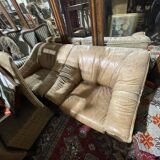 Paire de fauteuil chauffeuse cuir havane 70"
