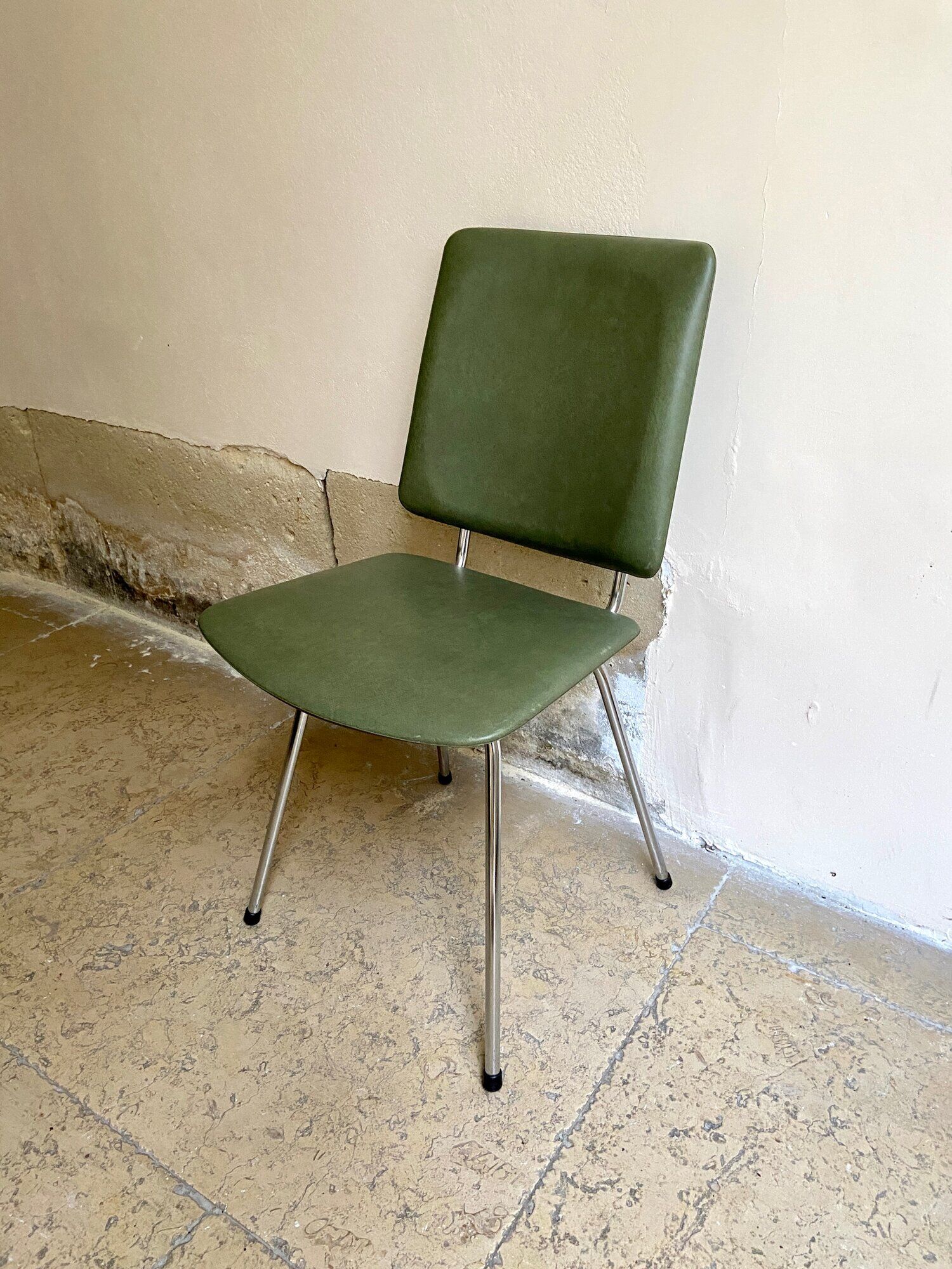 Chair in chrome aluminum and green skaï 1960s