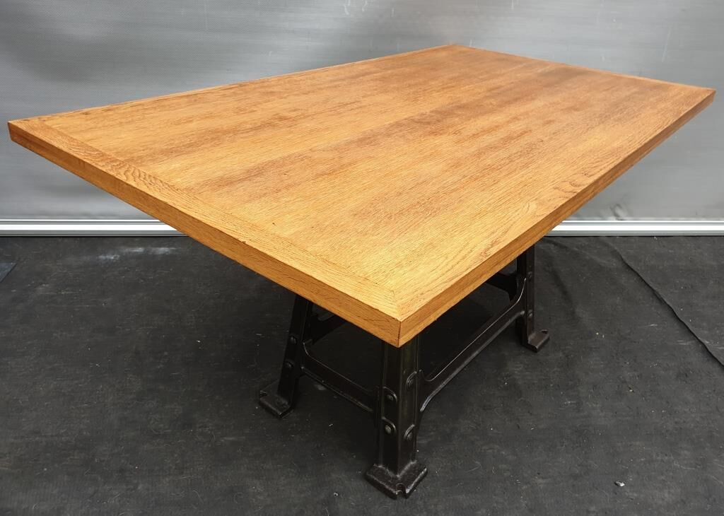 Industrial table cast iron base up to 6 guests