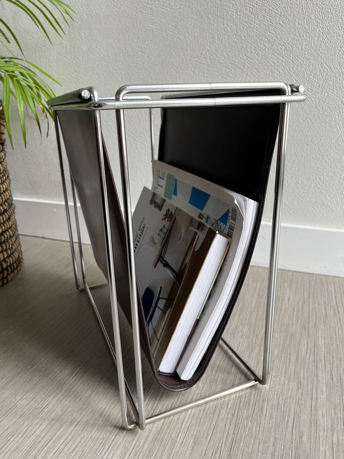 Vintage magazine rack Gérard Rignault published by Group S.A.