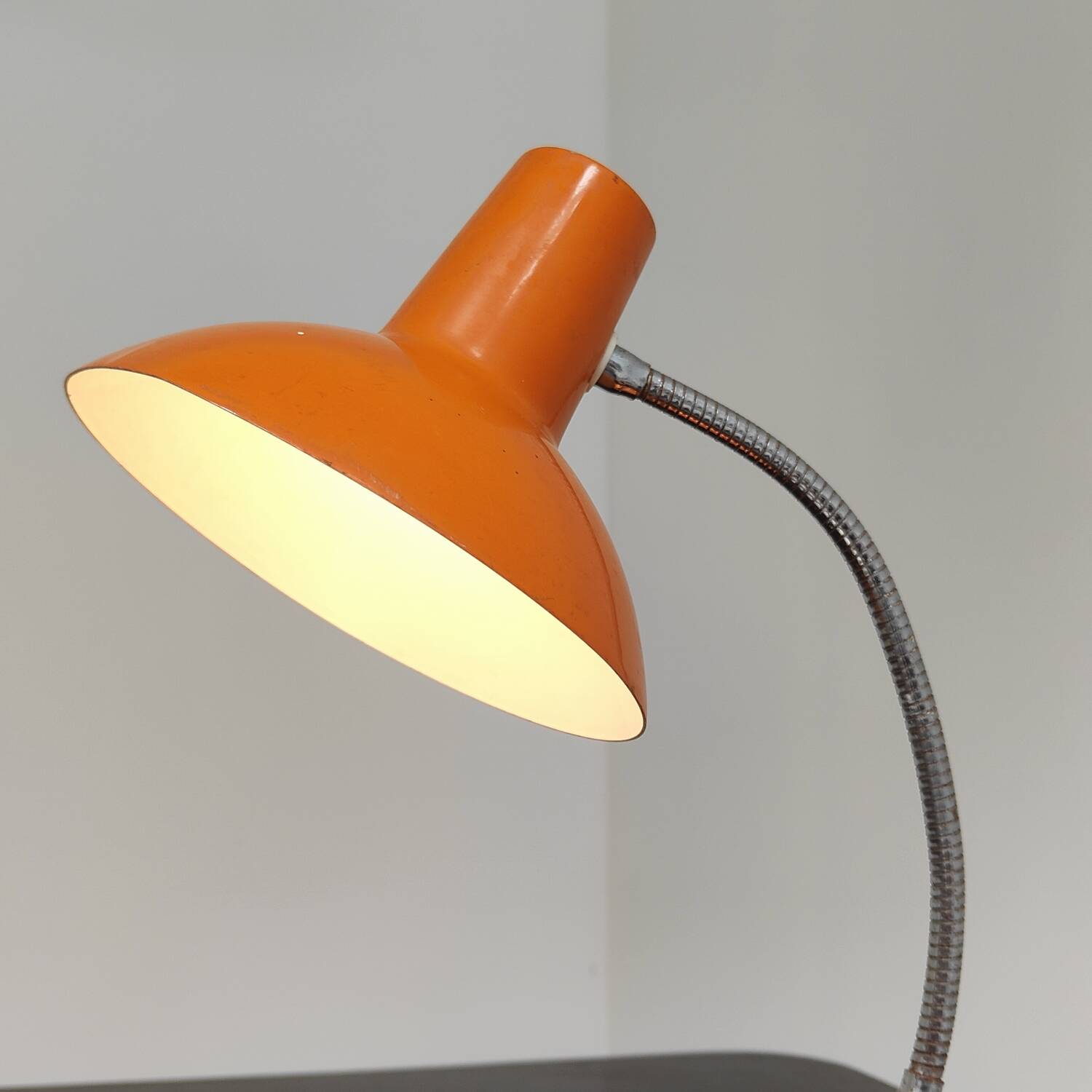 Orange and chrome articulated Cocotte lamp France 1970
