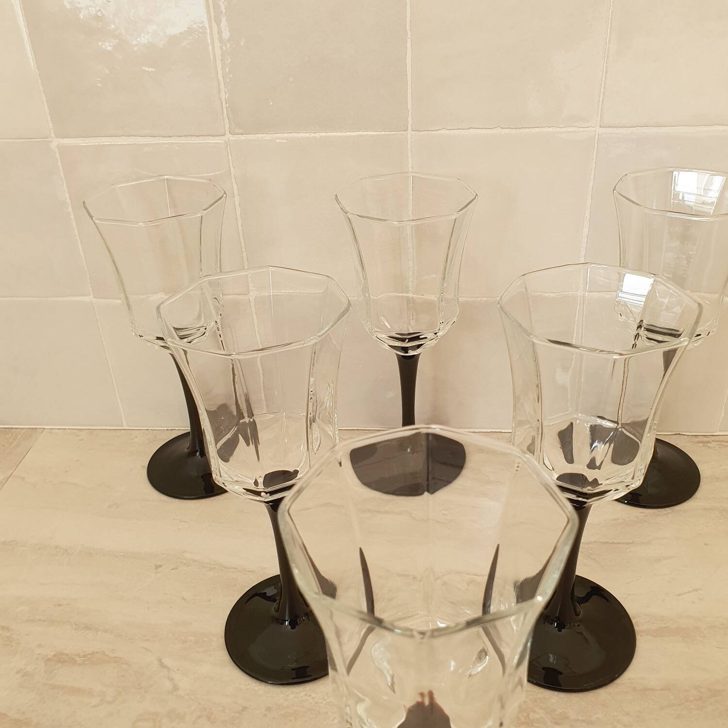 6 Octime octagonal black-footed wine glasses