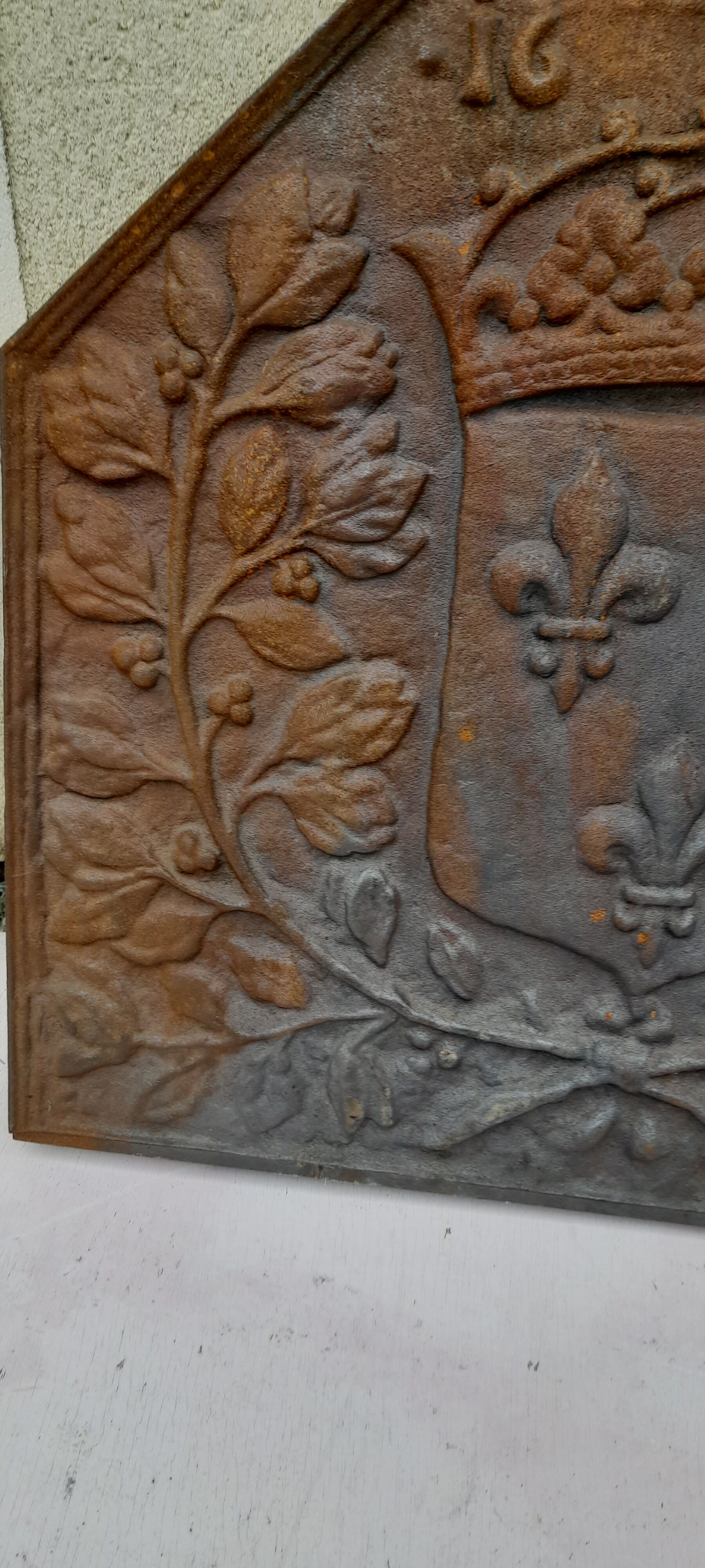 Cast iron fireplace plate fleur de lys art foundry never laid