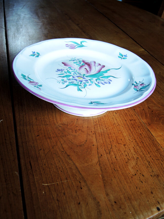 Former tableware service of the societe ceramique mastricht