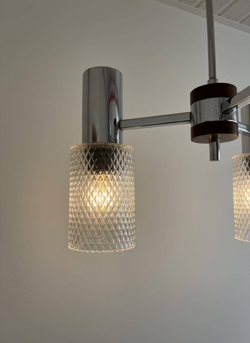 1970s vintage suspension, chrome, textured glass with a diamond point.