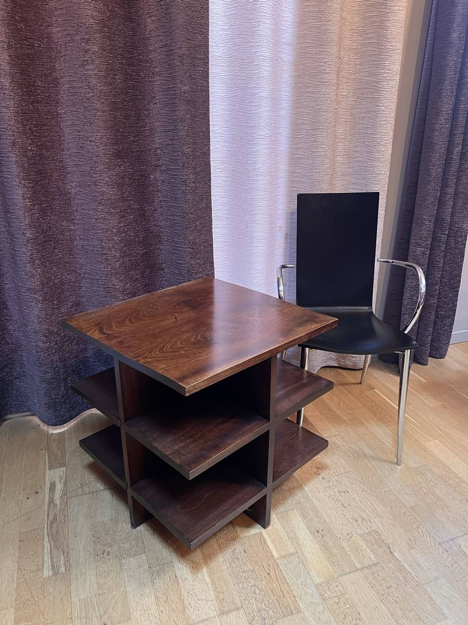 Side table bookshelf
