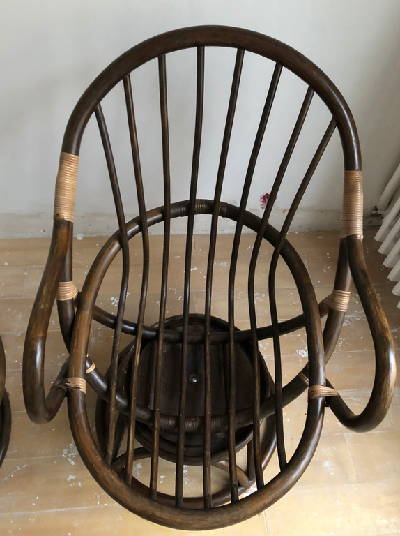 Lot of two rotating rattan chairs
