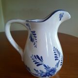 Bayeux tapestry pitcher