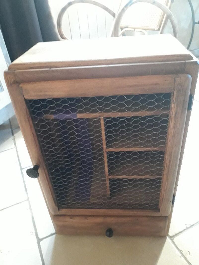 Oak country wall cabinet