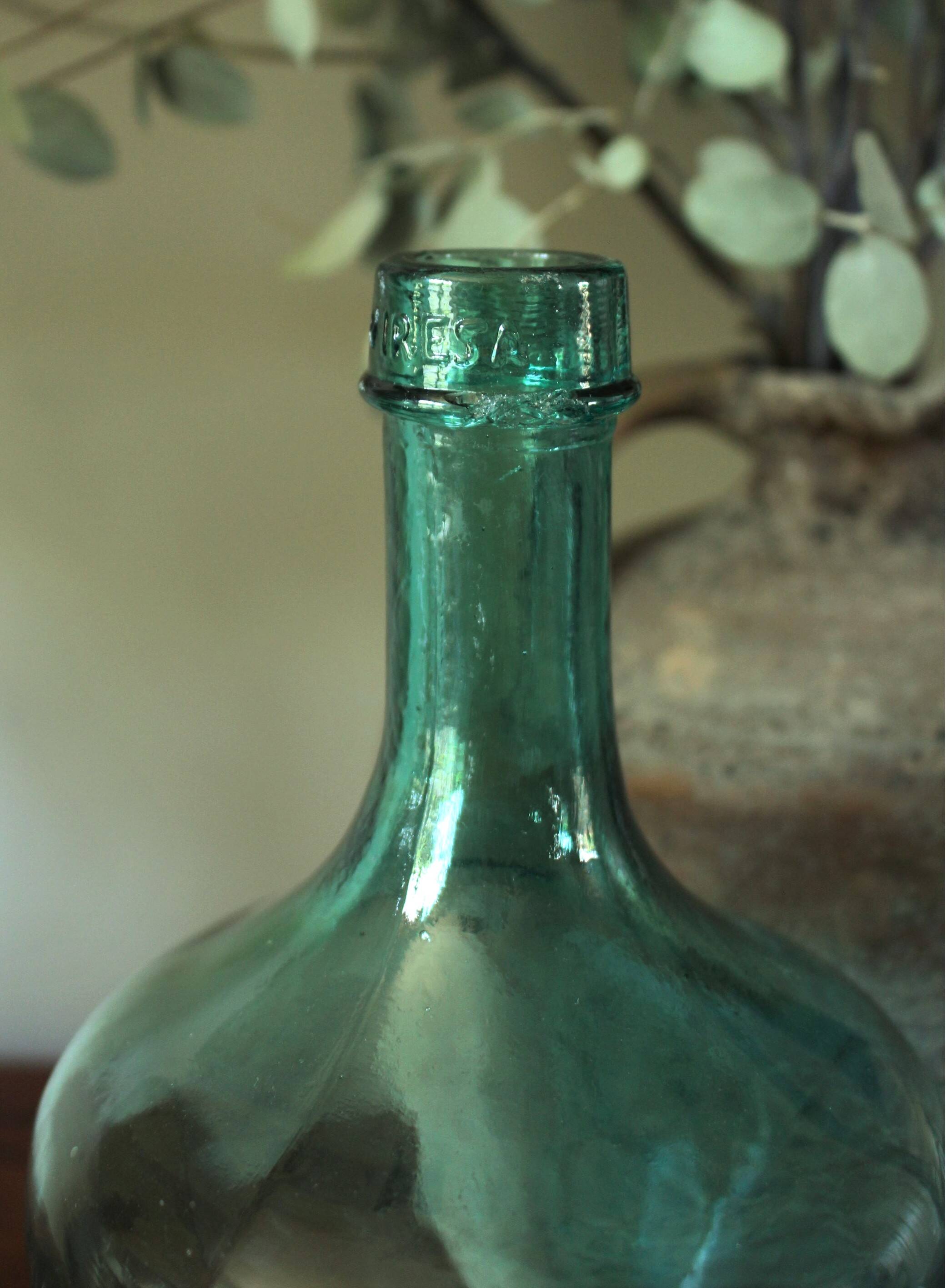 Green glass demijohn 2 L Viresa