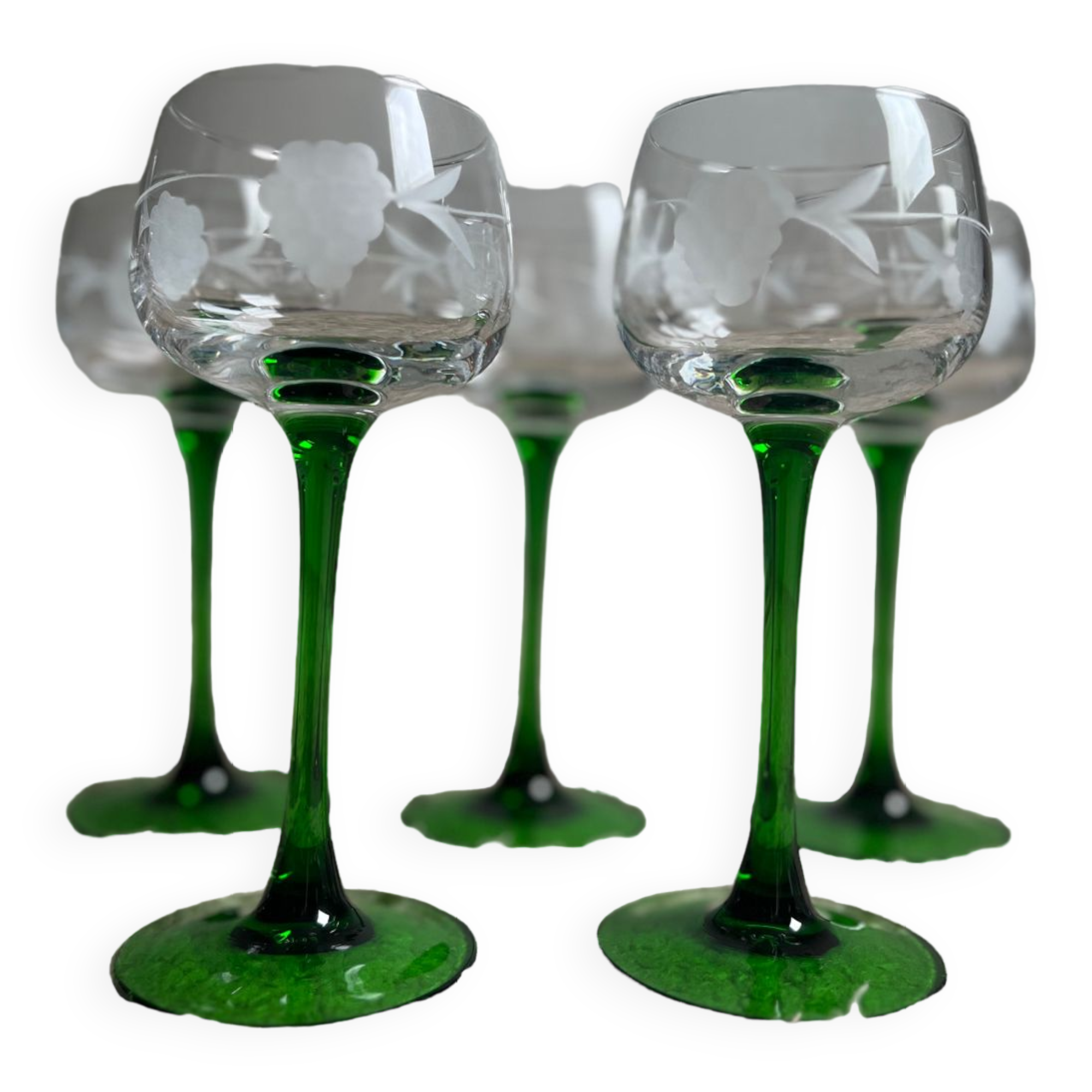 Set of 5 wine glasses with chiseled decoration