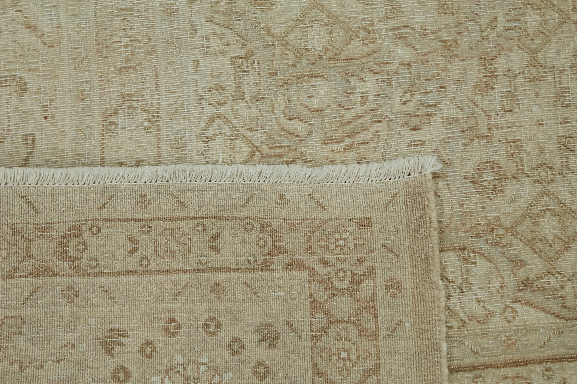 Hand-knotted persian vintage 1970s 211 cm x 286 cm beige wool carpet