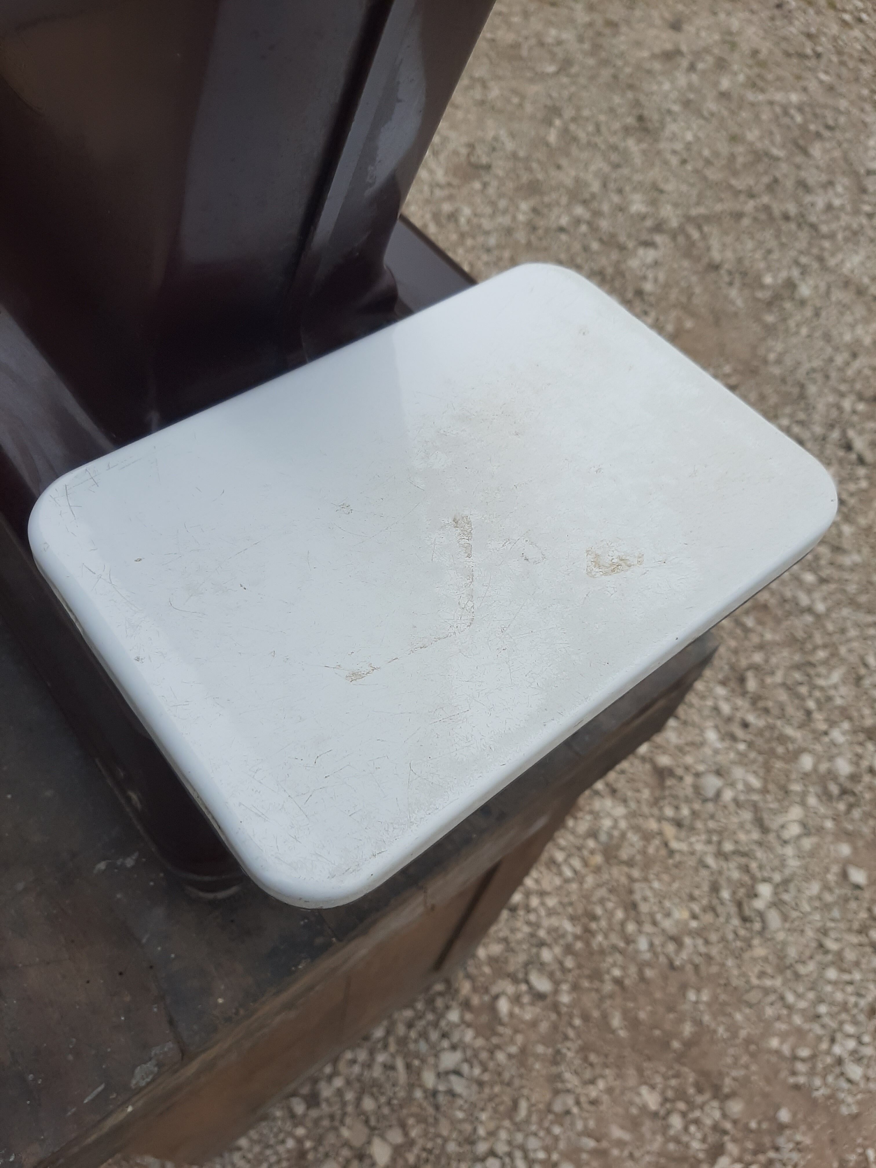 Testut old grocery store balance