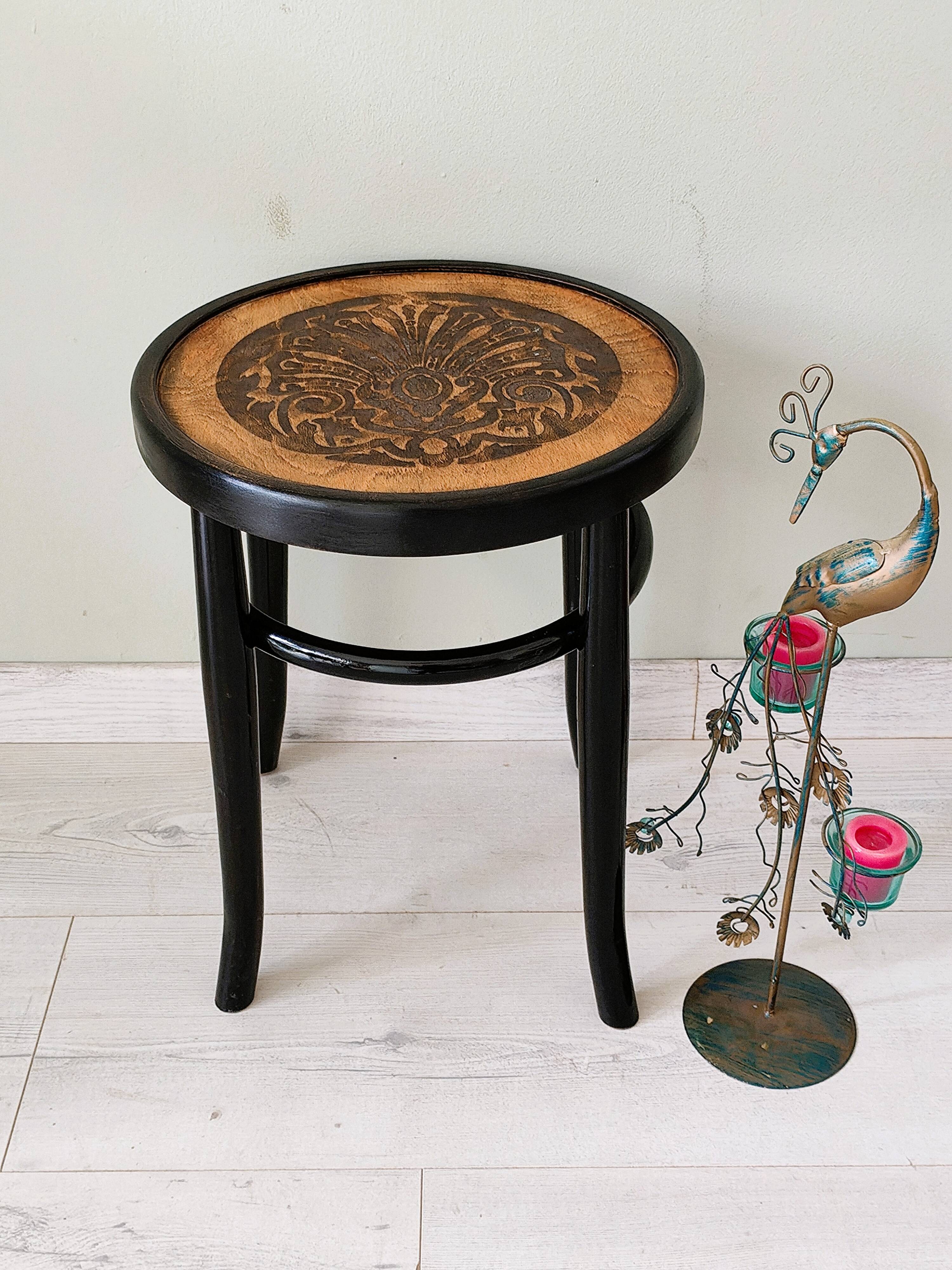 Stool in the style of Thonet made of solid wood.