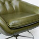 Fauteuil pivotant en cuir vert olive années 1970