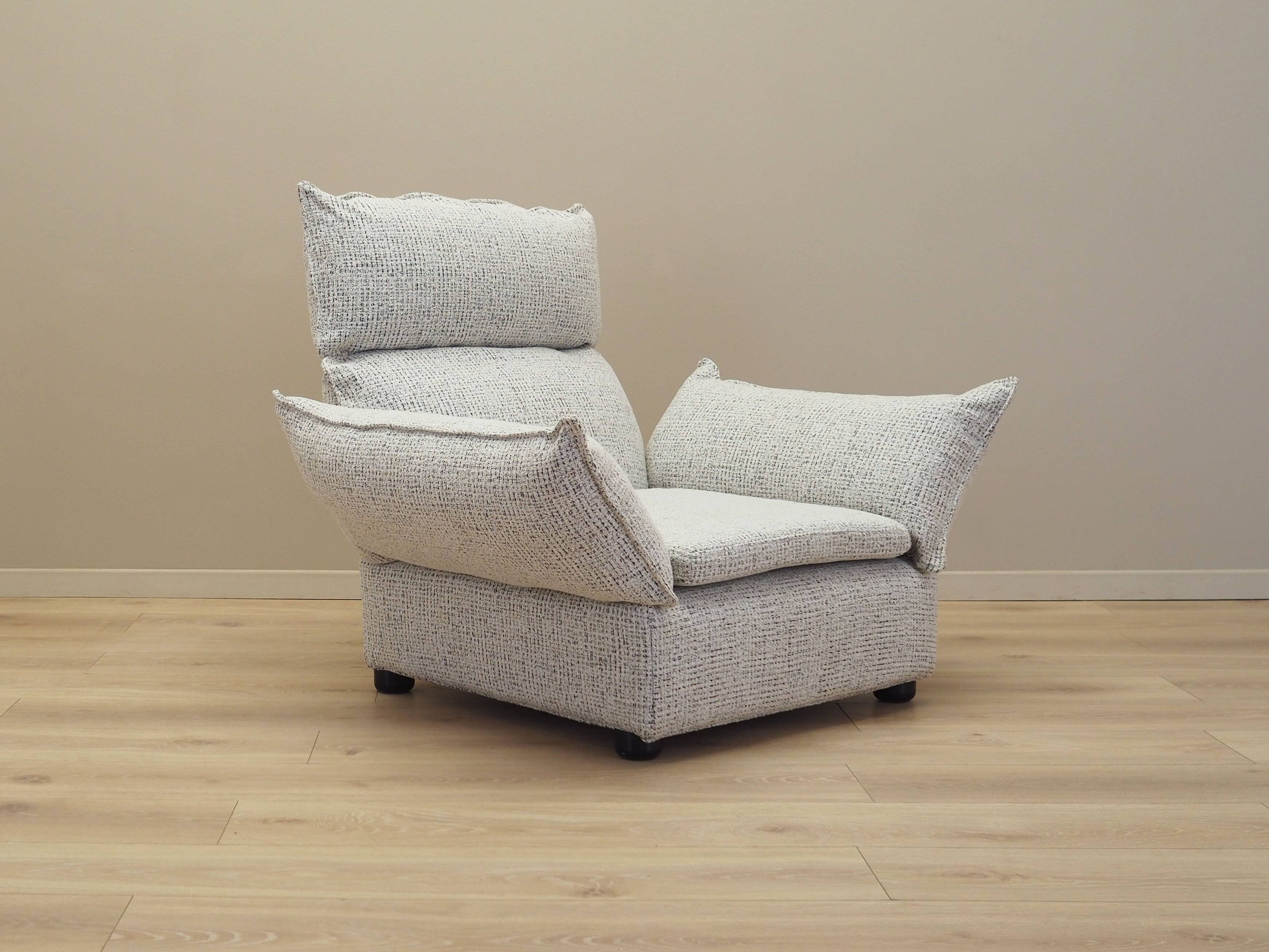 Lounge armchair, Italian design, 1970s, production: Italy