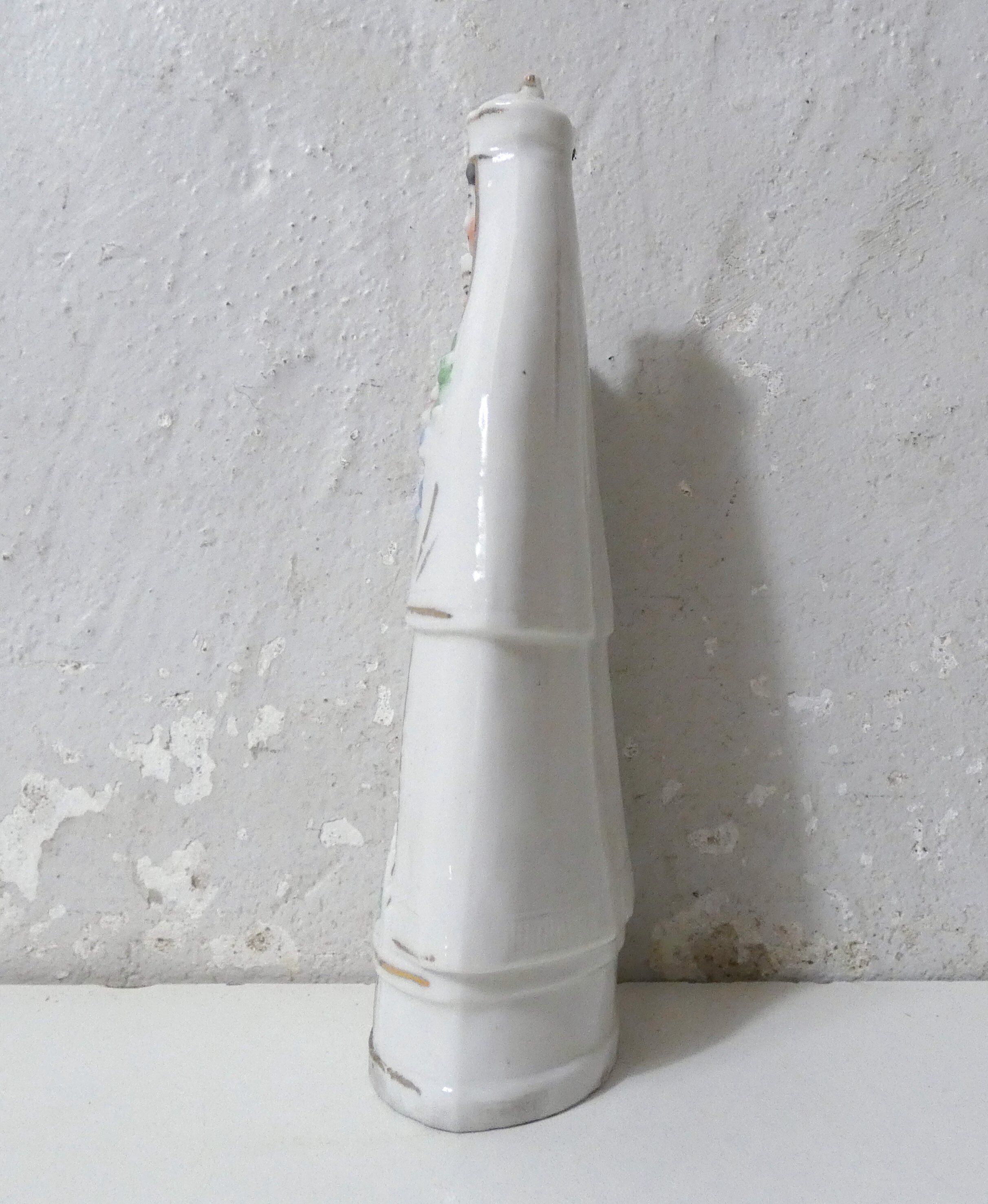 Old porcelain statue of the Virgin Mary, Notre Dame, 16.5 cm.