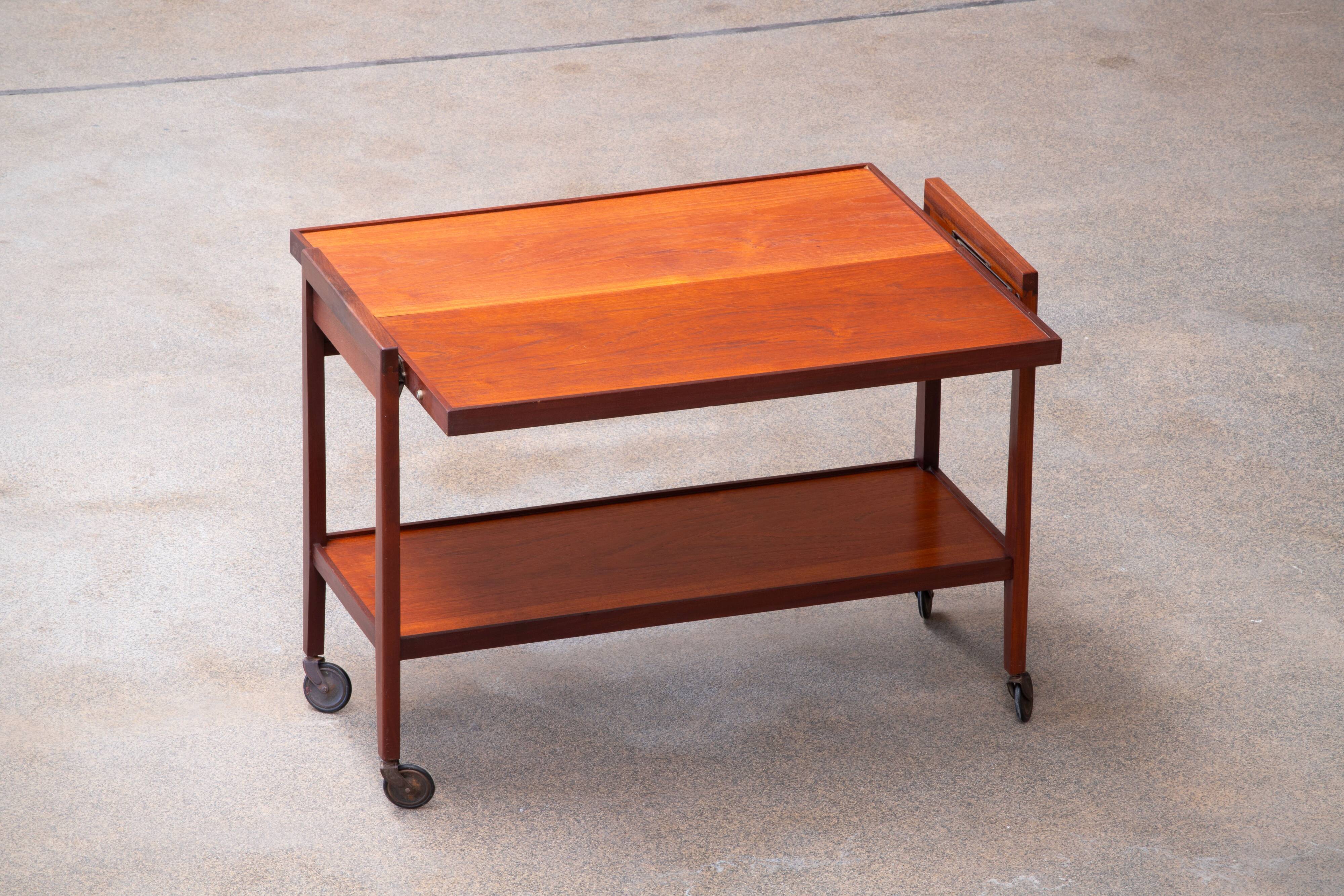 Retractable scandinavian dessert 99cm