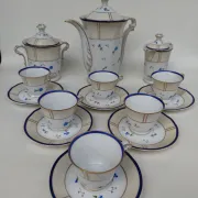 Service à café en porcelaine de Limoges, par Bernardaud. Années 30.