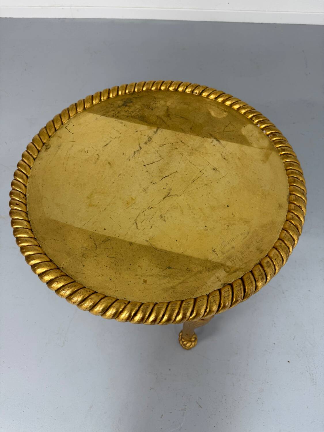 Antique 60s Hollywood Regency gilded and twisted wood table, pedestal table