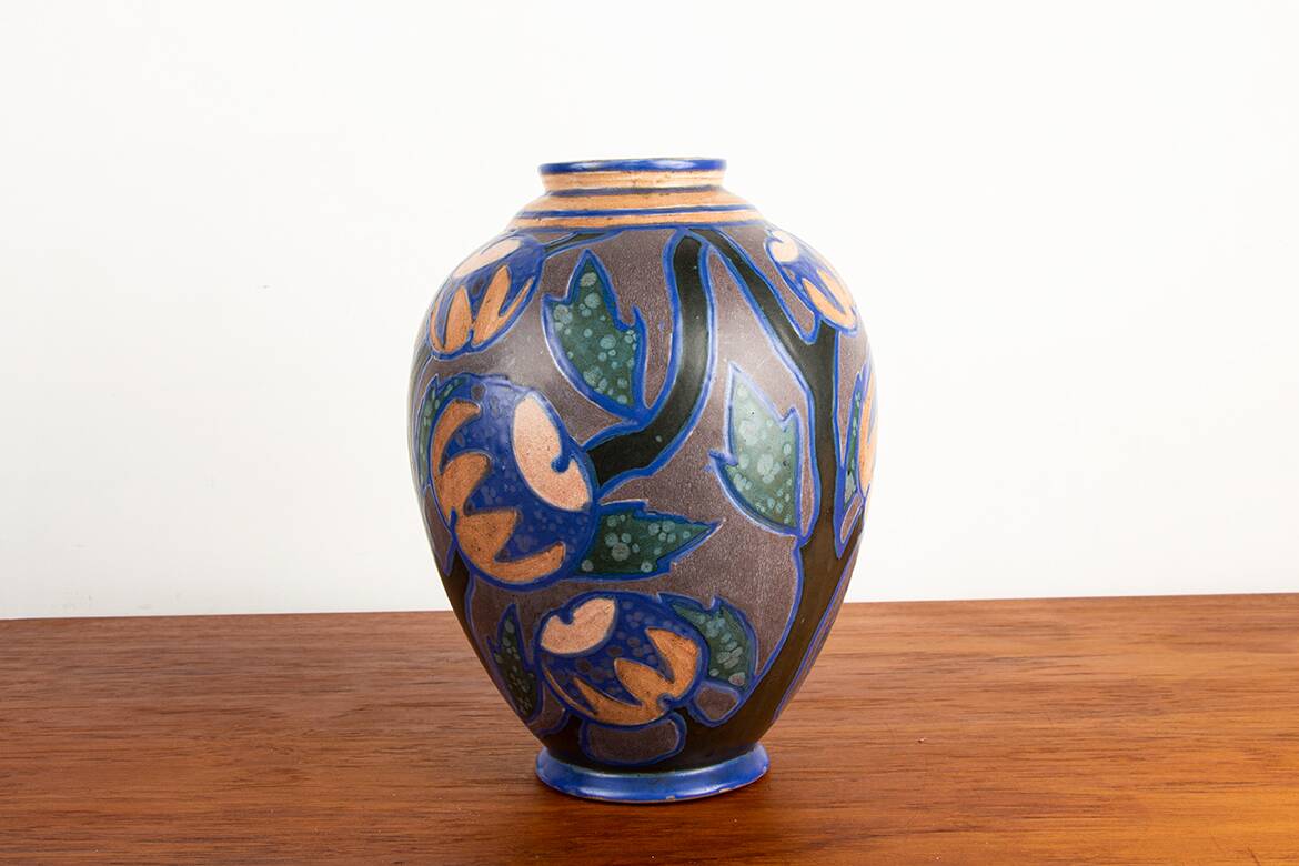 Magnificent Art Nouveau vase with multicolored floral motifs Revernay 1910.