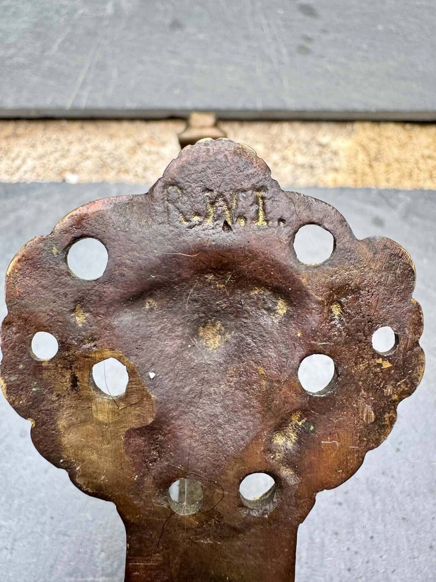 2 patères en bronze Art Nouveau